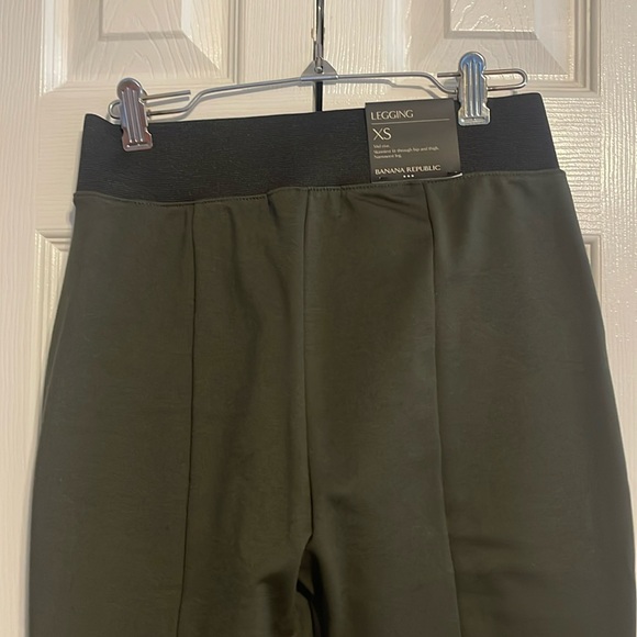 Banana Republic soft brushed legging pants in green size XS NWT - Picture 1 of 9